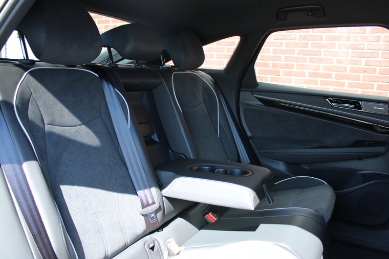 Vehicle Image 16