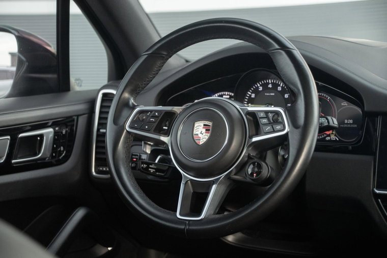 Vehicle Image 32