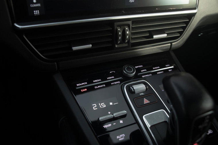 Vehicle Image 38
