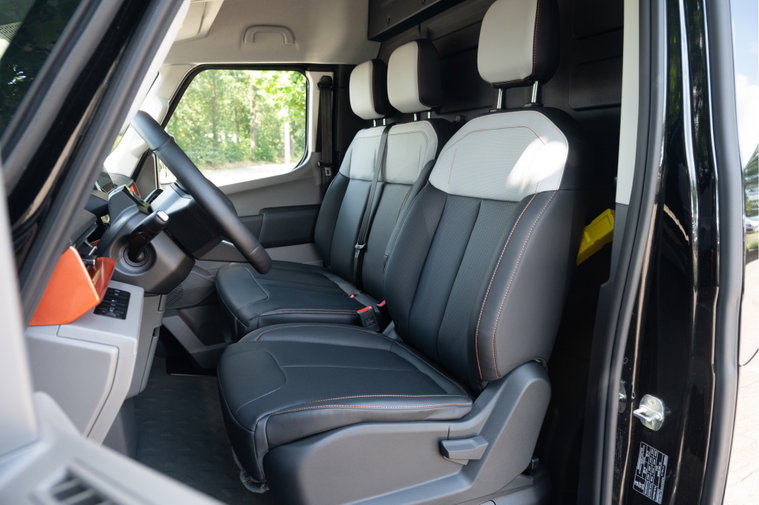 Vehicle Image 19