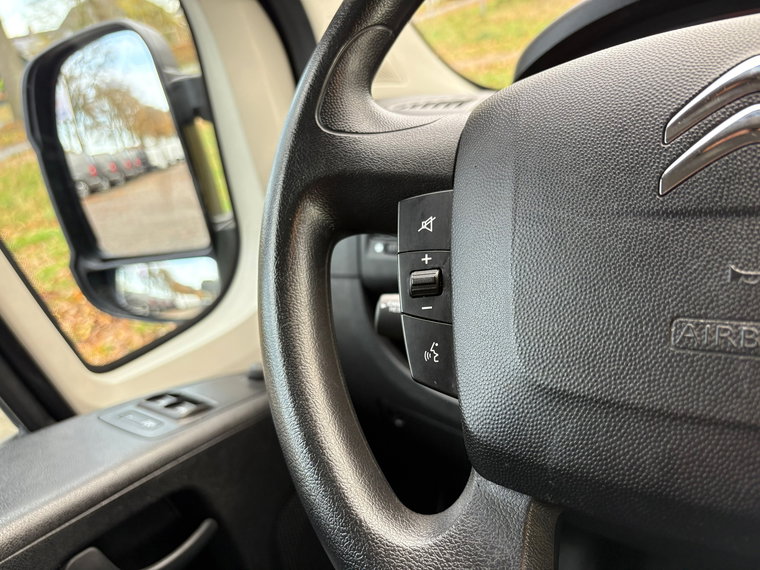 Vehicle Image 28