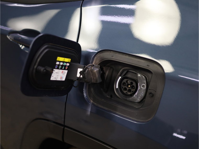 Vehicle Image 12