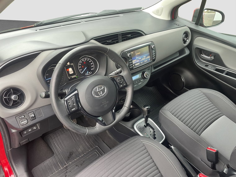 Vehicle Image 9