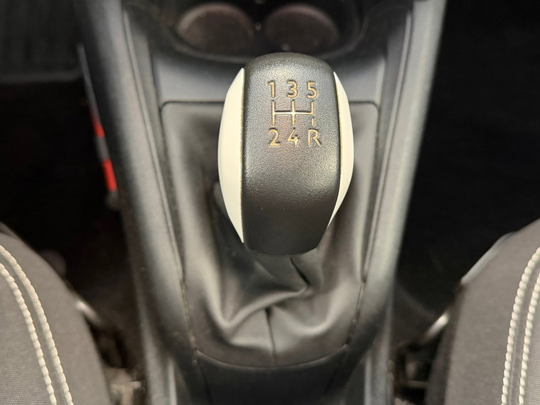 Vehicle Image 23