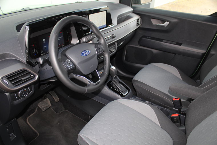 Vehicle Image 32