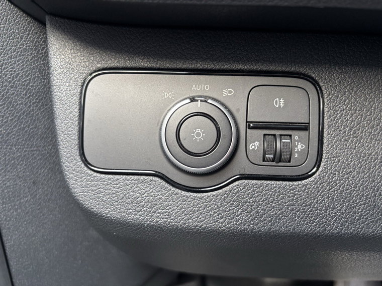 Vehicle Image 26