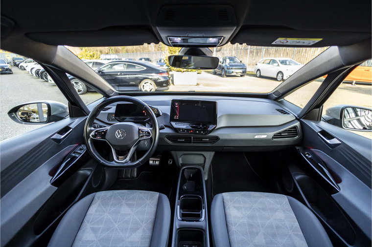 Vehicle Image 15