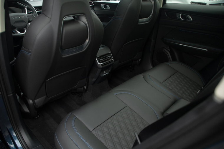 Vehicle Image 35