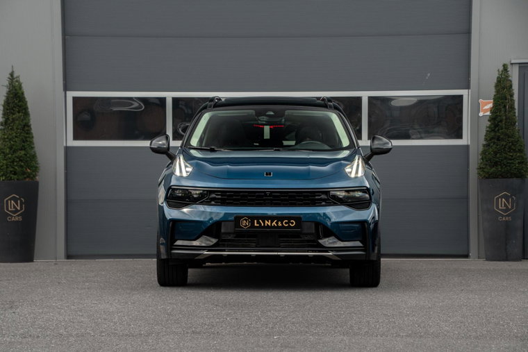 Vehicle Image 6