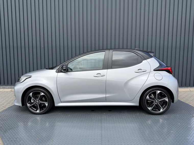 Vehicle Image 12