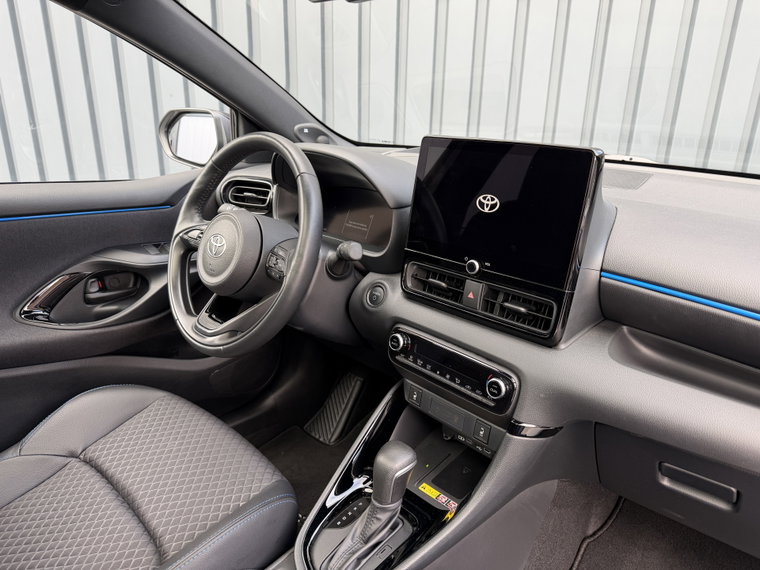 Vehicle Image 13
