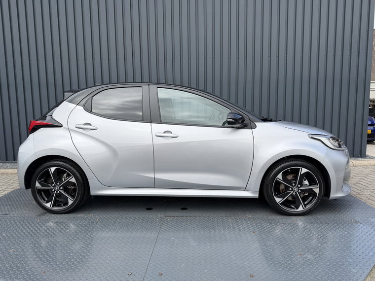 Vehicle Image 6