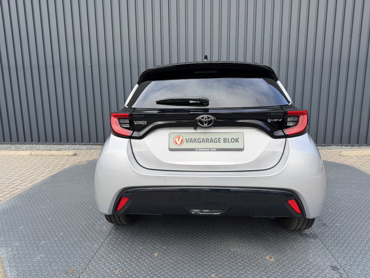 Vehicle Image 9