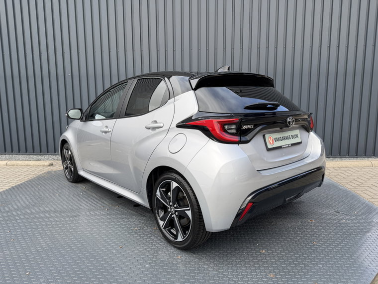 Vehicle Image 10