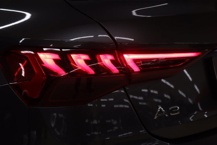 Vehicle Image 21