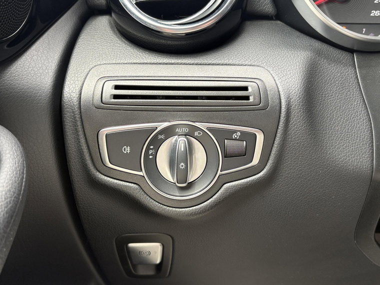 Vehicle Image 28