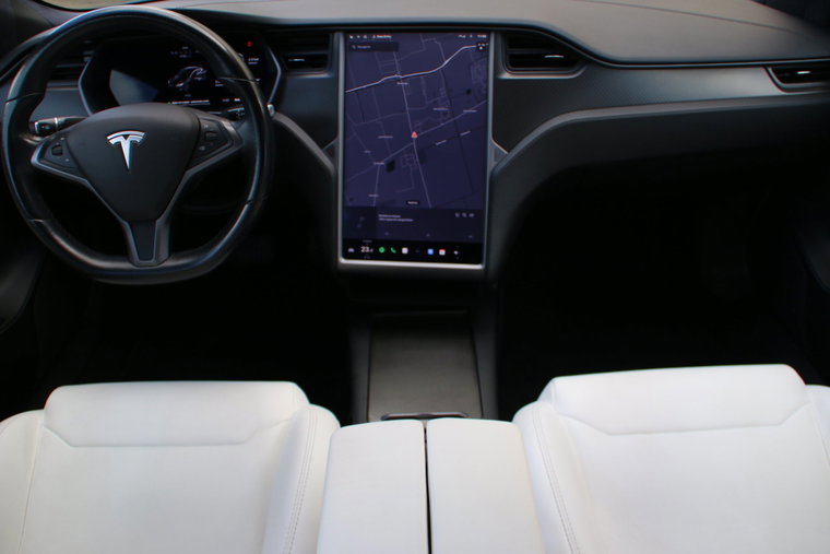 Vehicle Image 12