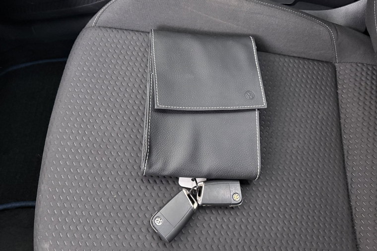 Vehicle Image 25