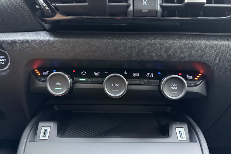 Vehicle Image 29