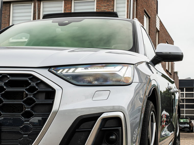 Vehicle Image 10