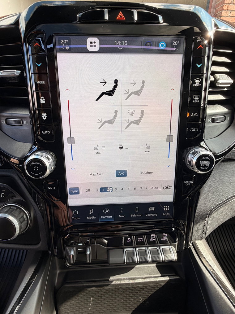 Vehicle Image 28