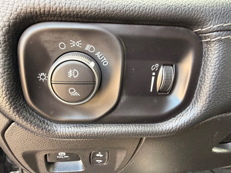 Vehicle Image 39