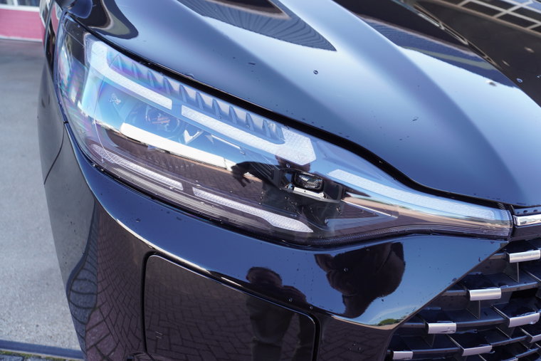 Vehicle Image 12