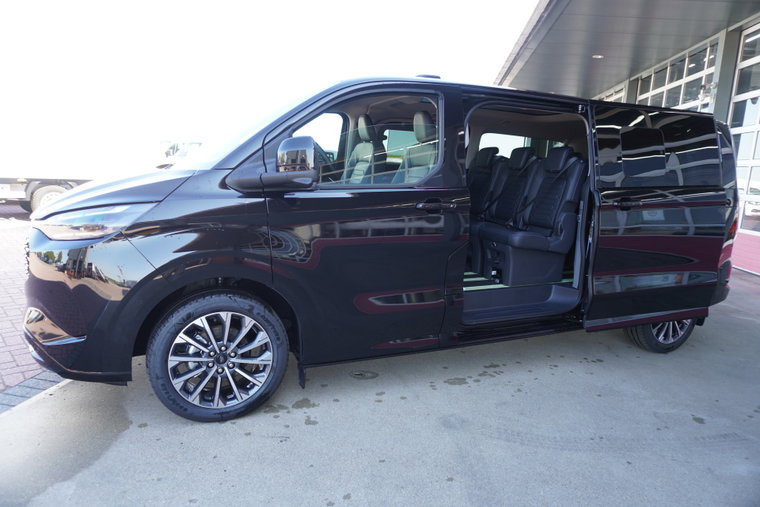 Vehicle Image 9
