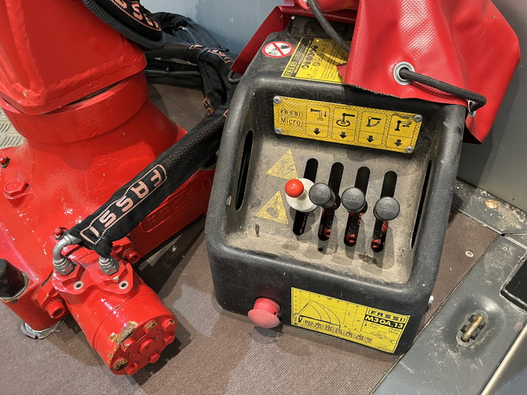 Vehicle Image 13