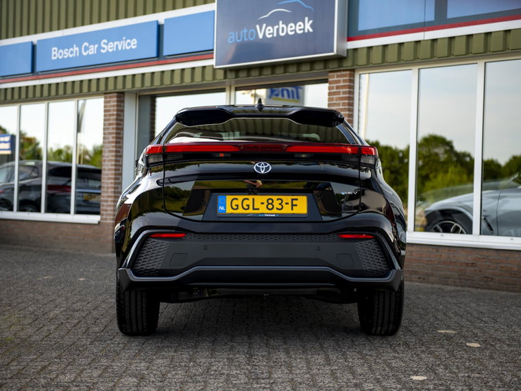 Vehicle Image 16