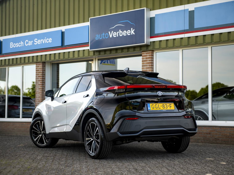 Vehicle Image 8