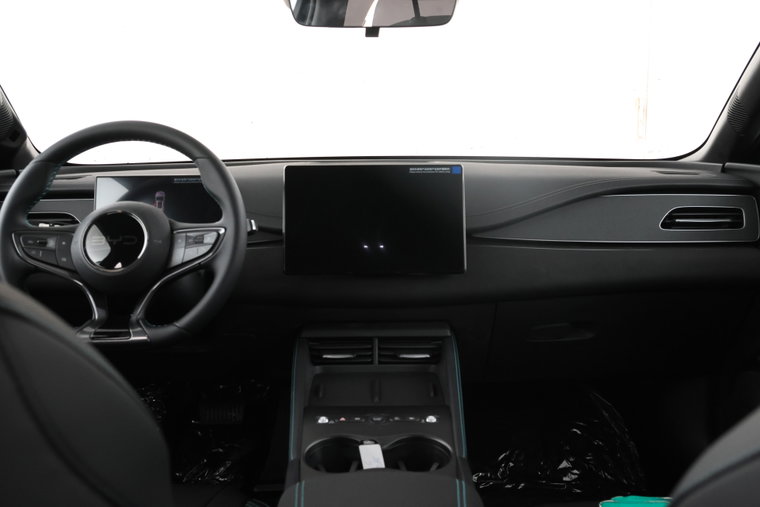 Vehicle Image 15