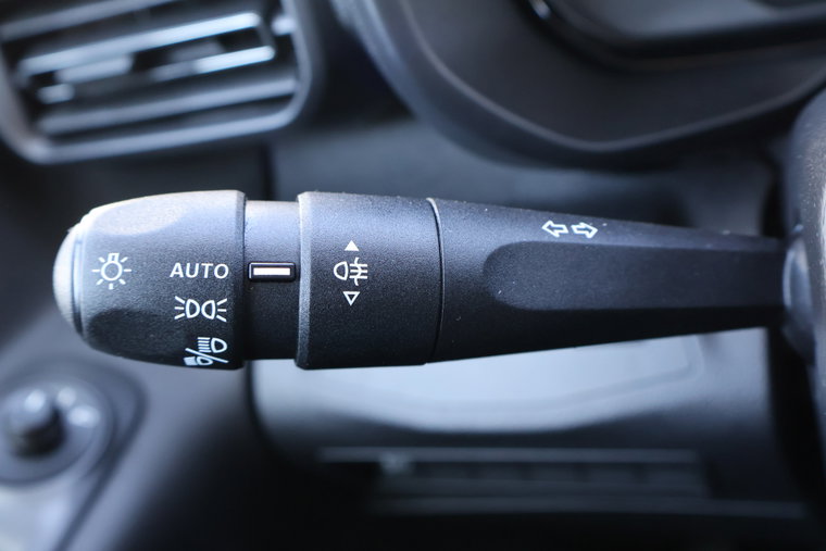 Vehicle Image 32