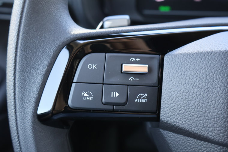 Vehicle Image 33