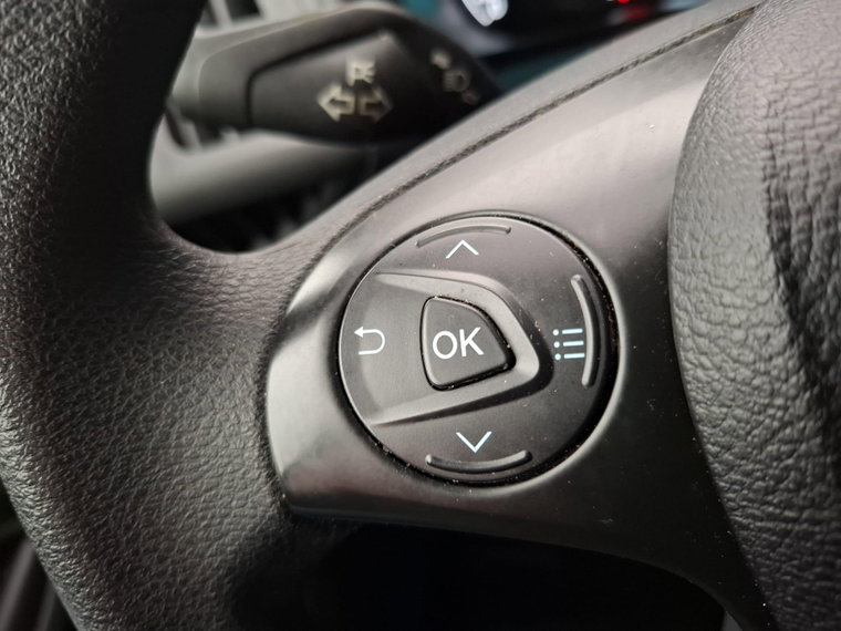 Vehicle Image 28