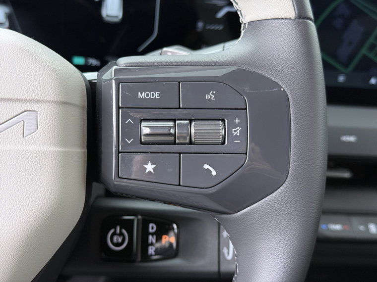 Vehicle Image 27