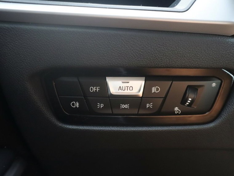 Vehicle Image 26