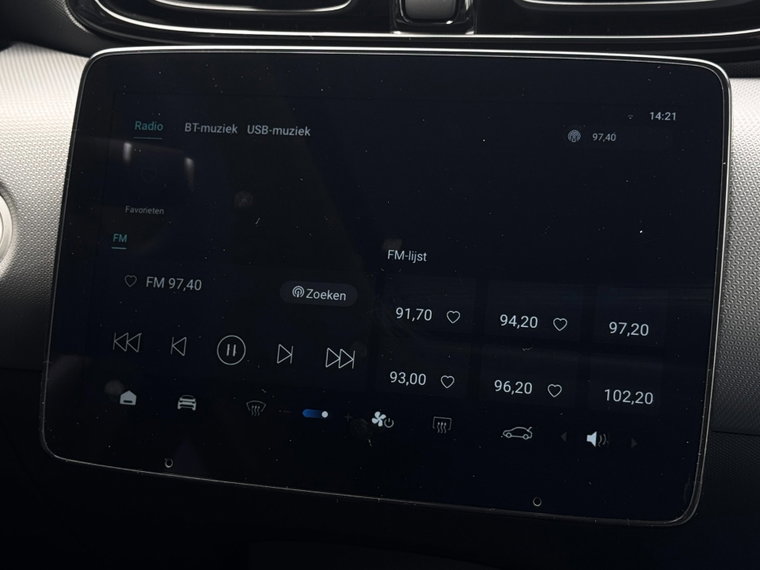 Vehicle Image 23