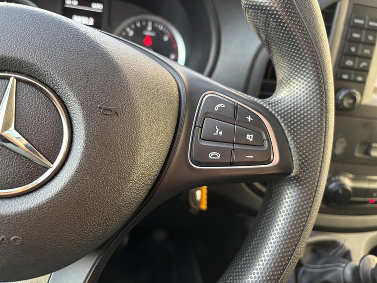Vehicle Image 28