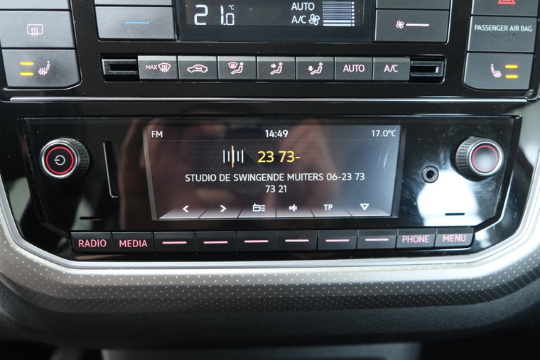 Vehicle Image 17