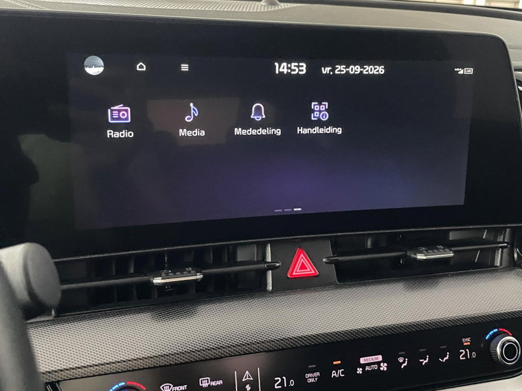 Vehicle Image 25