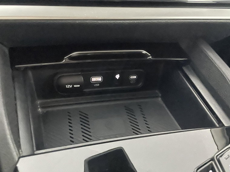 Vehicle Image 28