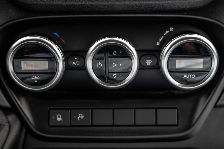 Vehicle Image 23