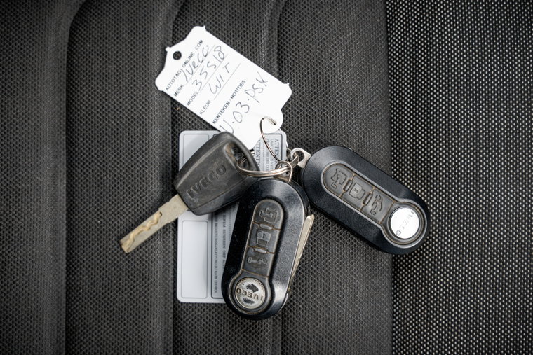Vehicle Image 25