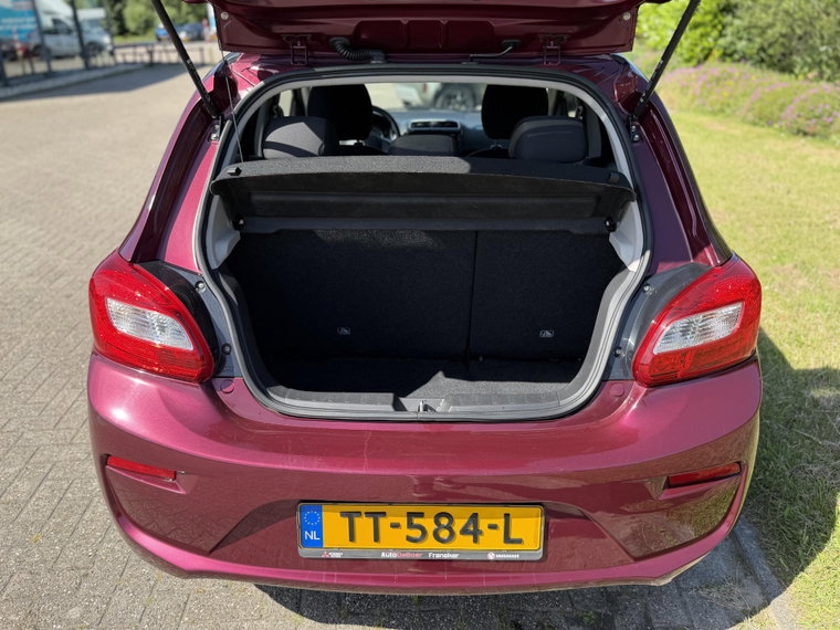 Vehicle Image 16