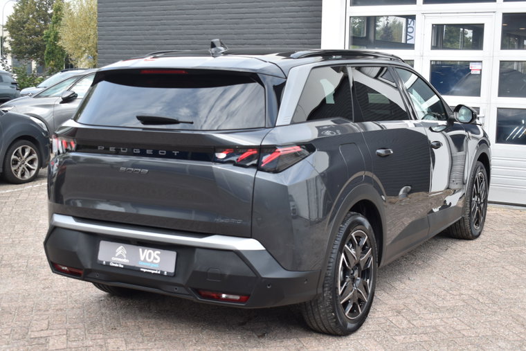 Vehicle Image 24