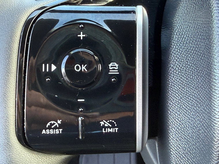 Vehicle Image 23
