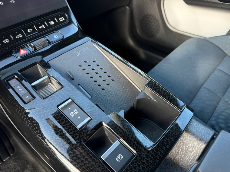 Vehicle Image 28