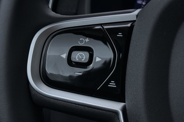 Vehicle Image 40