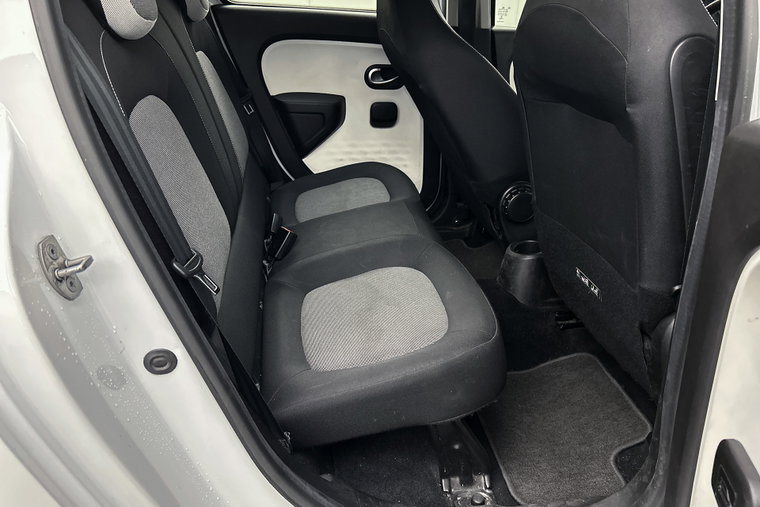 Vehicle Image 25